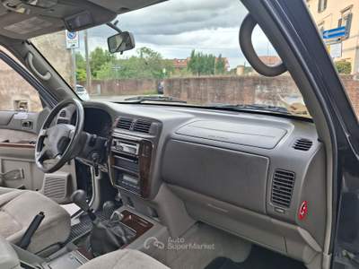 Nissan Patrol GR SE Blu/Azzurro usata Calci
