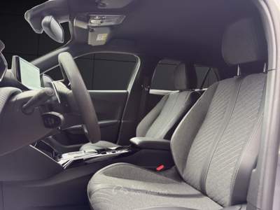 Peugeot 2008 Hybrid 136 e-DCS6 Allure Grigio usata Napoli