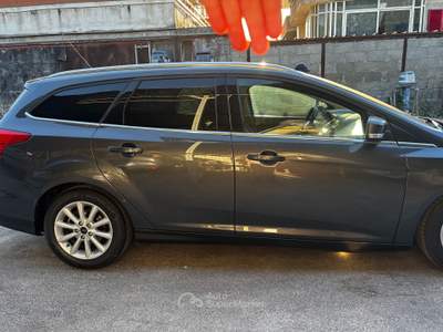 Ford Focus Tenuta in modo impeccabile. Ruote appena sostituite. Grigio usata Casoria