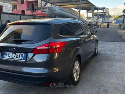 Ford Focus Tenuta in modo impeccabile. Ruote appena sostituite. Grigio usata Casoria