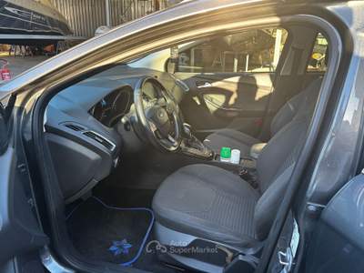 Ford Focus Tenuta in modo impeccabile. Ruote appena sostituite. Grigio usata Casoria