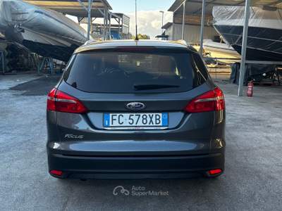 Ford Focus Tenuta in modo impeccabile. Ruote appena sostituite. Grigio usata Casoria