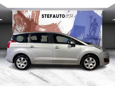Peugeot 5008 I -  1.6 hdi 8v Active 115cv Grigio usata Bologna
