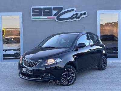 Lancia Ypsilon 5 porte S&S Hybrid Gold -CAMERA-APPLE CARPLAY Nero usata ARICCIA