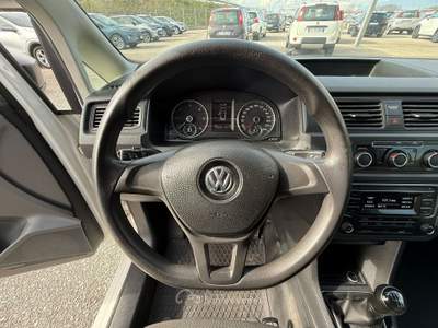 Volkswagen Caddy 2.0 TDI 4MOTION MAXI LE 4X4 Bianco usata San Salvatore Telesino