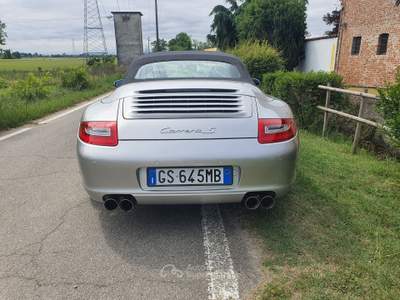 Porsche 911 Carrera S cabrio cambio manuale Argento usata CASALPUSTERLENGO