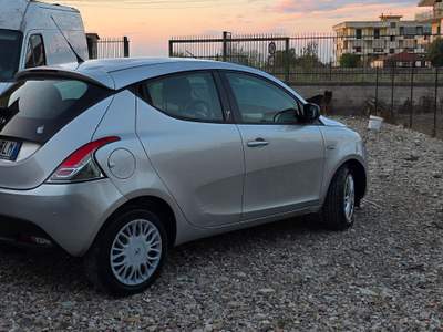 Lancia Ypsilon lancia y usata Giugliano in Campania
