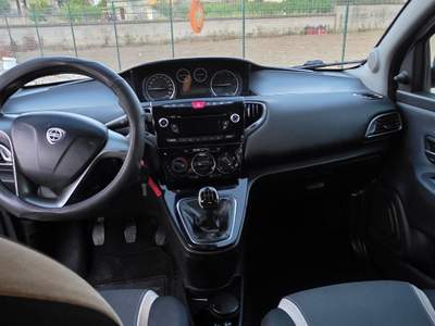 Lancia Ypsilon lancia y usata Giugliano in Campania