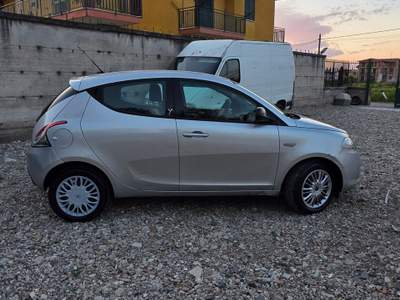 Lancia Ypsilon lancia y usata Giugliano in Campania