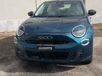 Fiat 600 Fiat 600 Hybrid 1.2 145cv Icon Verde usata Mondragone
