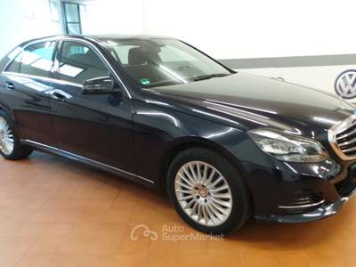 Mercedes-Benz Classe E vettura tenuta molto bene pari al nuovo Blu/Azzurro usata Dormelletto