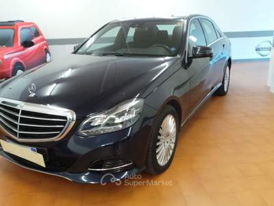Mercedes-Benz Classe E vettura tenuta molto bene pari al nuovo Blu/Azzurro usata Dormelletto