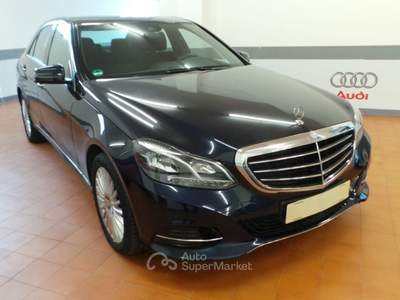 Mercedes-Benz Classe E vettura tenuta molto bene pari al nuovo Blu/Azzurro usata Dormelletto