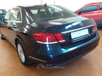 Mercedes-Benz Classe E vettura tenuta molto bene pari al nuovo Blu/Azzurro usata Dormelletto