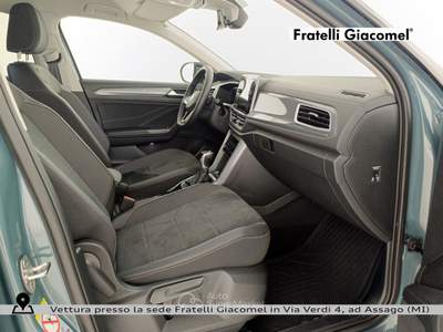 Volkswagen T-Roc 1.5 tsi style dsg Blu/Azzurro usata Assago