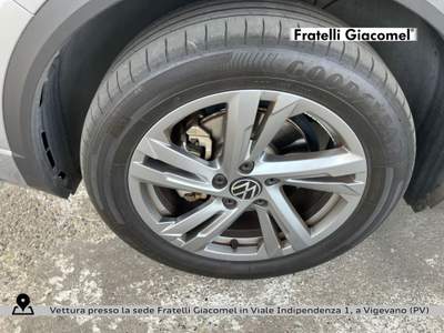 Volkswagen T-Roc 1.0 tsi r-line 110cv Argento usata Vigevano