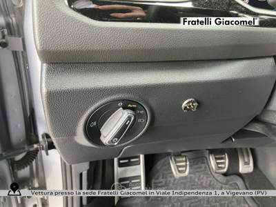 Volkswagen T-Roc 1.0 tsi r-line 110cv Argento usata Assago