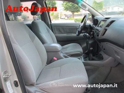 Toyota Hilux 3.0 d-4d double cab SR Argento usata Pisogne