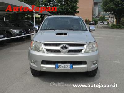 Toyota Hilux 3.0 d-4d double cab SR Argento usata Pisogne