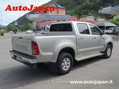 Toyota Hilux 3.0 d-4d double cab SR Argento usata Pisogne