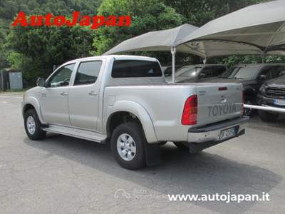 Toyota Hilux 3.0 d-4d double cab SR Argento usata Pisogne