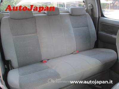 Toyota Hilux 3.0 d-4d double cab SR Argento usata Pisogne