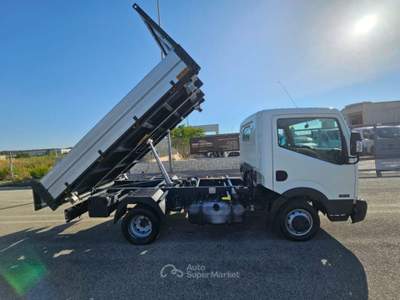 Nissan Cabstar NT400 35 130CV - RIBALTABILE TRILATERALE Bianco usata Maruggio