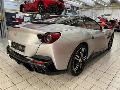 Ferrari Portofino Portofino |CARBON|CARPLAY|MAGNERIDE|APPROVED Argento usata Calvatone