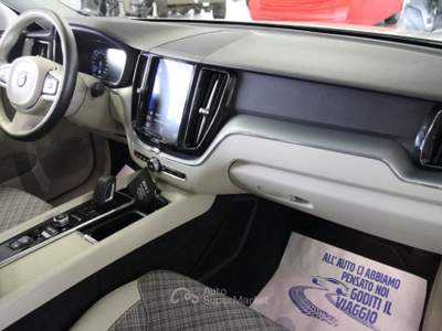 Volvo XC60 B5 AWD Geartronic Business Plus - TETTO Bianco usata Torino