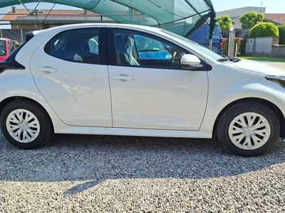Toyota Yaris 1.5 Hybrid 115 Active Bianco usata Castiglione delle Stiviere