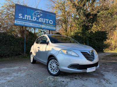 Lancia Ypsilon 1.2 69 CV 5 porte Gold Argento usata Teano