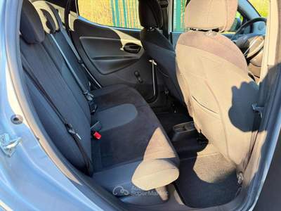 Lancia Ypsilon 1.2 69 CV 5 porte Gold Argento usata Teano