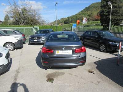 BMW Serie 3 318d d Business Advantage aut. LED/NAV Grigio usata Manocalzati
