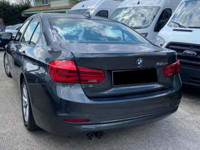 BMW Serie 3 320d d Business Advantage aut. Grigio usata Manocalzati