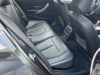 BMW Serie 3 320d d Business Advantage aut. Grigio usata Manocalzati