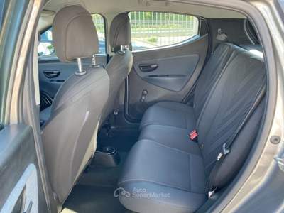 Lancia Ypsilon 1.0 FireFly 5 porte S&S Hybrid Ecochic Gold Grigio usata Manocalzati