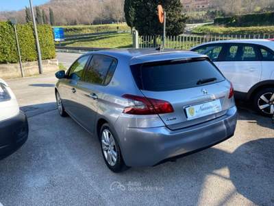Peugeot 308 BlueHDi 130 S&S Active Grigio usata Manocalzati
