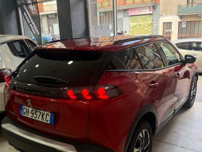 Peugeot 2008 80.000 km Rosso usata Moncalieri
