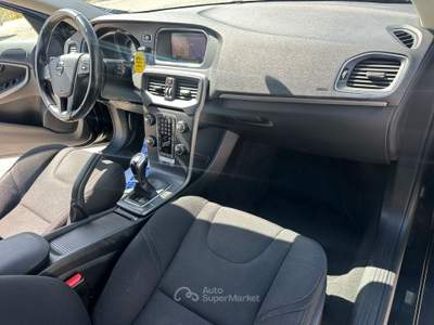Volvo V40 2.0 d2 Kinetic my18 usata Altidona