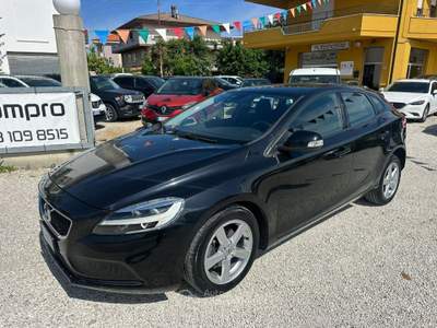 Volvo V40 2.0 d2 Kinetic my18 usata Altidona
