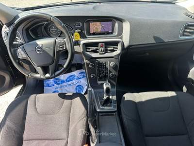 Volvo V40 2.0 d2 Kinetic my18 usata Altidona