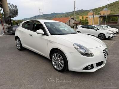 Alfa Romeo Giulietta Giulietta 1.6 JTDm-2 105 CV Exclusive Bianco usata SANTA MARIA NUOVA