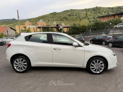 Alfa Romeo Giulietta Giulietta 1.6 JTDm-2 105 CV Exclusive Bianco usata SANTA MARIA NUOVA