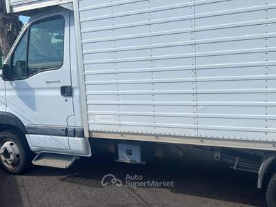 Renault Trucks Mascott Mascott come nuovo, no fumatore, condizioni eccellenti usata Catania