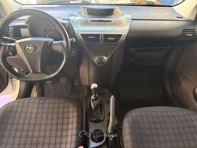 Toyota iQ 1.0 Sol Bianco usata Milano