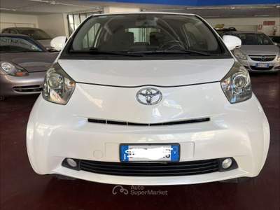 Toyota iQ 1.0 Sol Bianco usata Milano