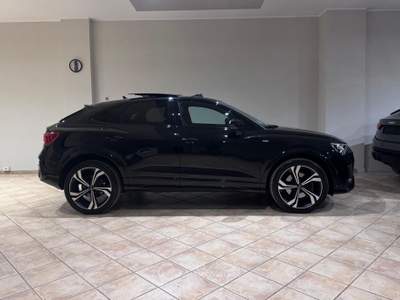 Audi Q3 SPORTBACK SPB 40 TDI quattro S tronic S Line Identity Black Tetto Nero usata Andria