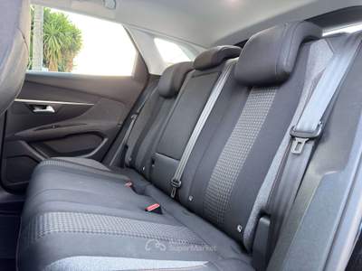 Peugeot 3008 1.5 bluehdi 130 cv Allure S AUTOMATICA MY19 Nero usata Pomigliano d'Arco