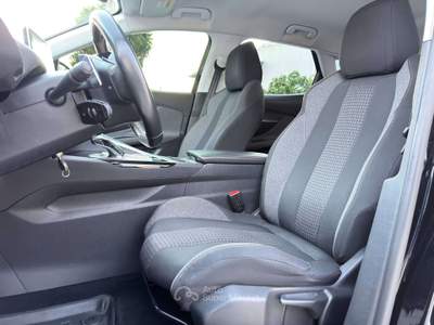 Peugeot 3008 1.5 bluehdi 130 cv Allure S AUTOMATICA MY19 Nero usata Pomigliano d'Arco