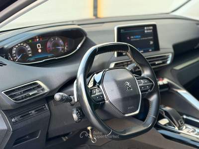 Peugeot 3008 1.5 bluehdi 130 cv Allure S AUTOMATICA MY19 Nero usata Pomigliano d'Arco